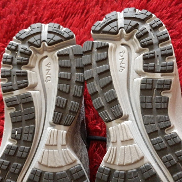 Reebok Athletic Shoes - Picture 6 of 9